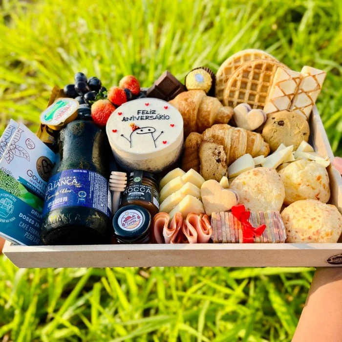 Cesta para Compartilhar com Bento Cake em Governador Valadares